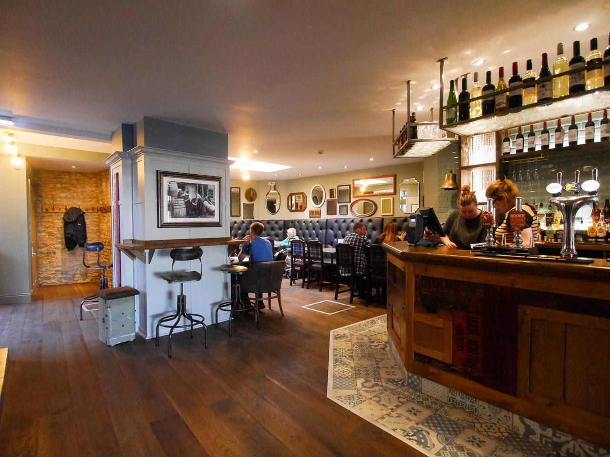The Fox Hotel Chipping Norton Luaran gambar